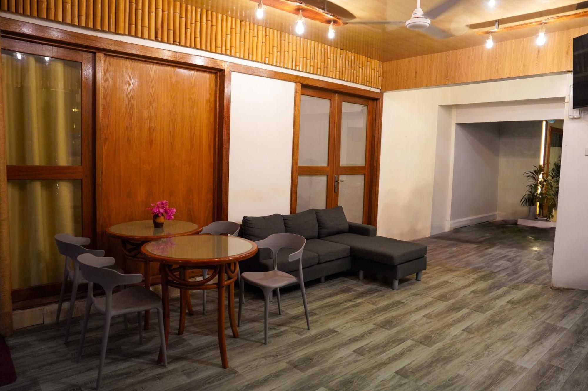 Sun & Surf Hotel Thulusdhoo ภายนอก รูปภาพ
