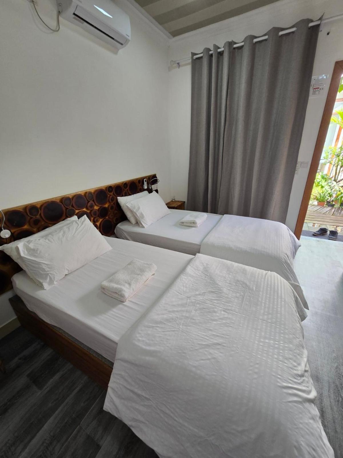 Sun & Surf Hotel Thulusdhoo ภายนอก รูปภาพ